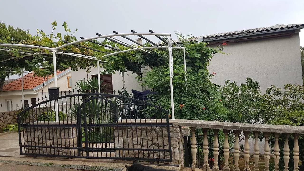 Apartments Dora Цриквеница