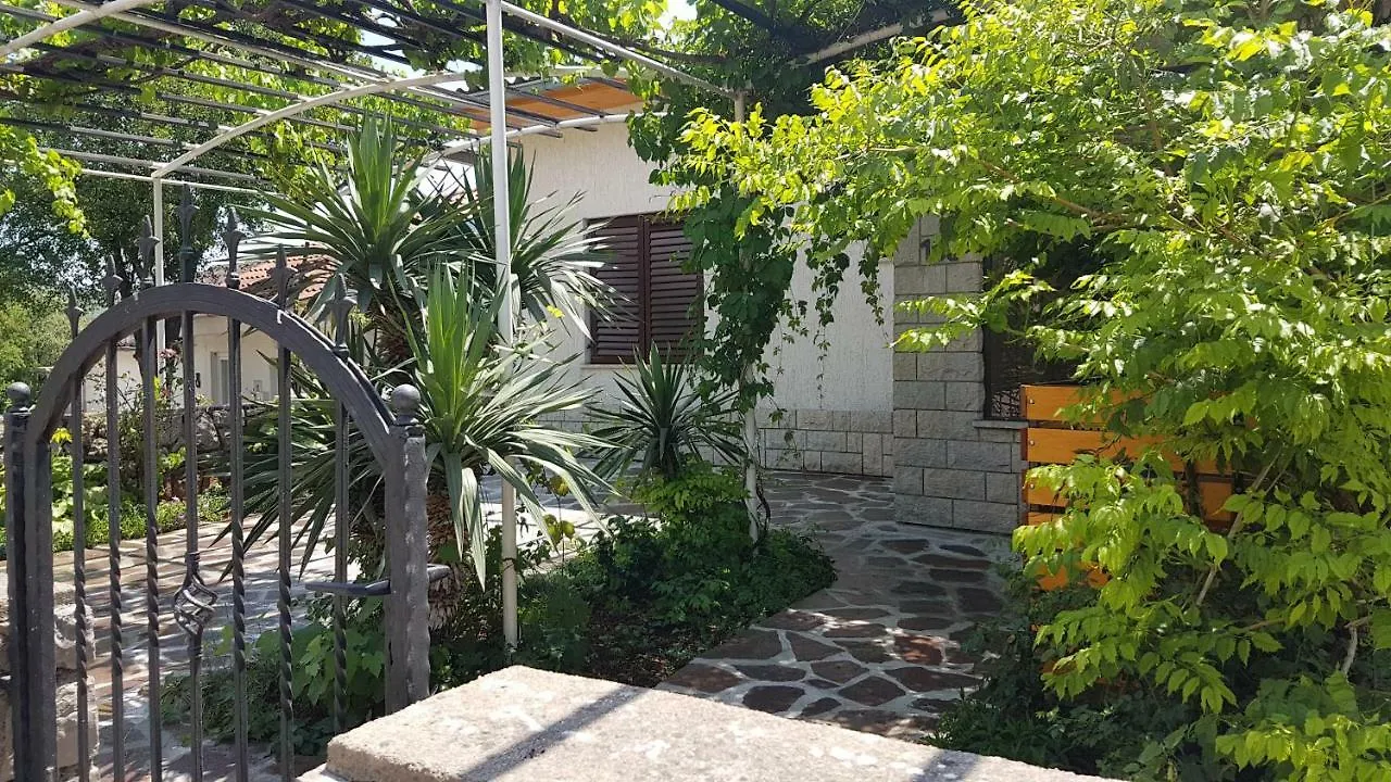 Apartments Dora Цриквеница